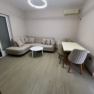 Large Appartamento